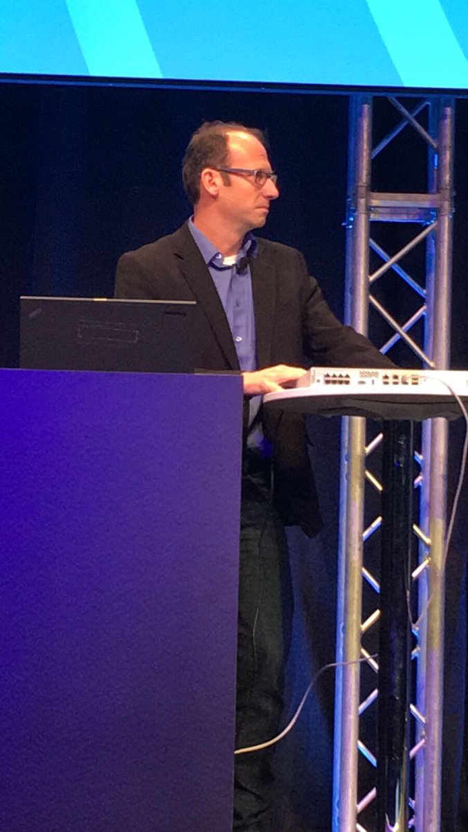 liadofek's tweet photo. Announcing Cisco new virtualization platform #ENCS #DNAVirtualization @CiscoEnterprise #NFV #CLEUR https://t.co/ENaXsiVvhe