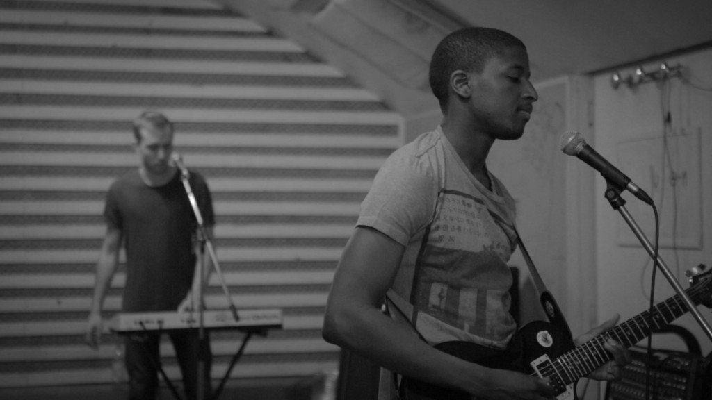 lesmusicultes's tweet photo. Deux nouvelles sensation françaises a découvrir :
#AlbertFallen et #BlankerRepublic
Electro et Rock #MardiMusique
https://t.co/Rcha28arjw https://t.co/NlHhTXDp7k
