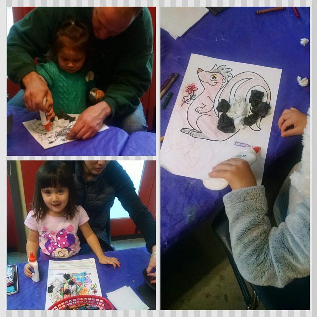 HHPZoo's tweet photo. We concluded our series on tails in Tales for Tots! See you in March! #HHPZ #hhpzed #zooclass 📷: @happyholloweducation https://t.co/scc4Wi6Det