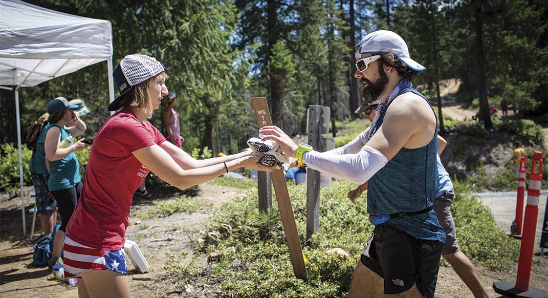 trailsinmotion's tweet photo. @thedenuch - guest at #trailsinmotion4 in 2016 - talks about crew "ins and outs" for that next #ultratrail race https://t.co/dfN3J36qbE https://t.co/ajWXk7XQLO