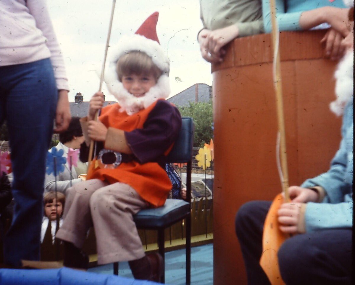 purplekirst's tweet photo. And finally, number 42 @JuliesUpdate #birthdayboy #likethebeard #gnome #safetyfirst #backofalorry 👪🎁🎂🍻🍼🎉👇🏻hope you've enjoyed them. X https://t.co/ClDV302bTE