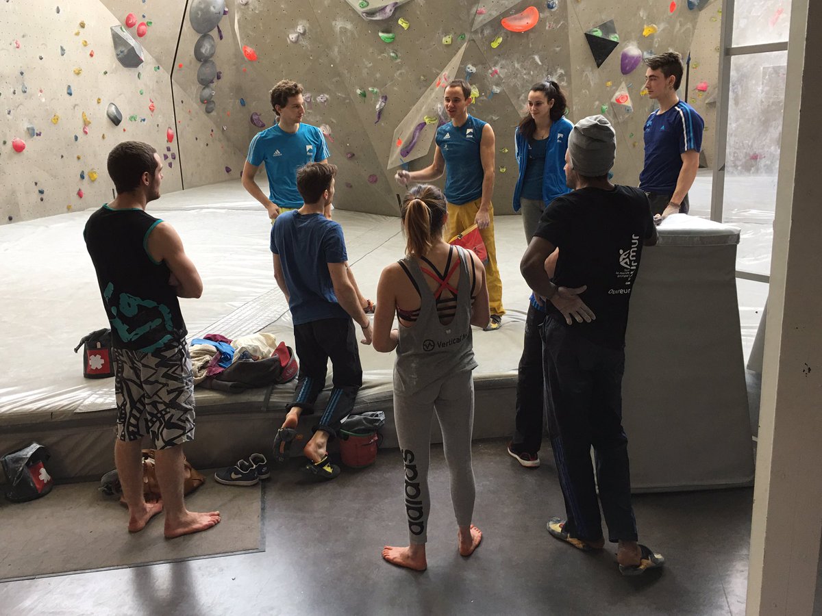 murmurescalade's tweet photo. Session grimpe avec l'équipe de France  d'escalade de la @FFME_officiel à #MurMurOck https://t.co/waalhLlwF3