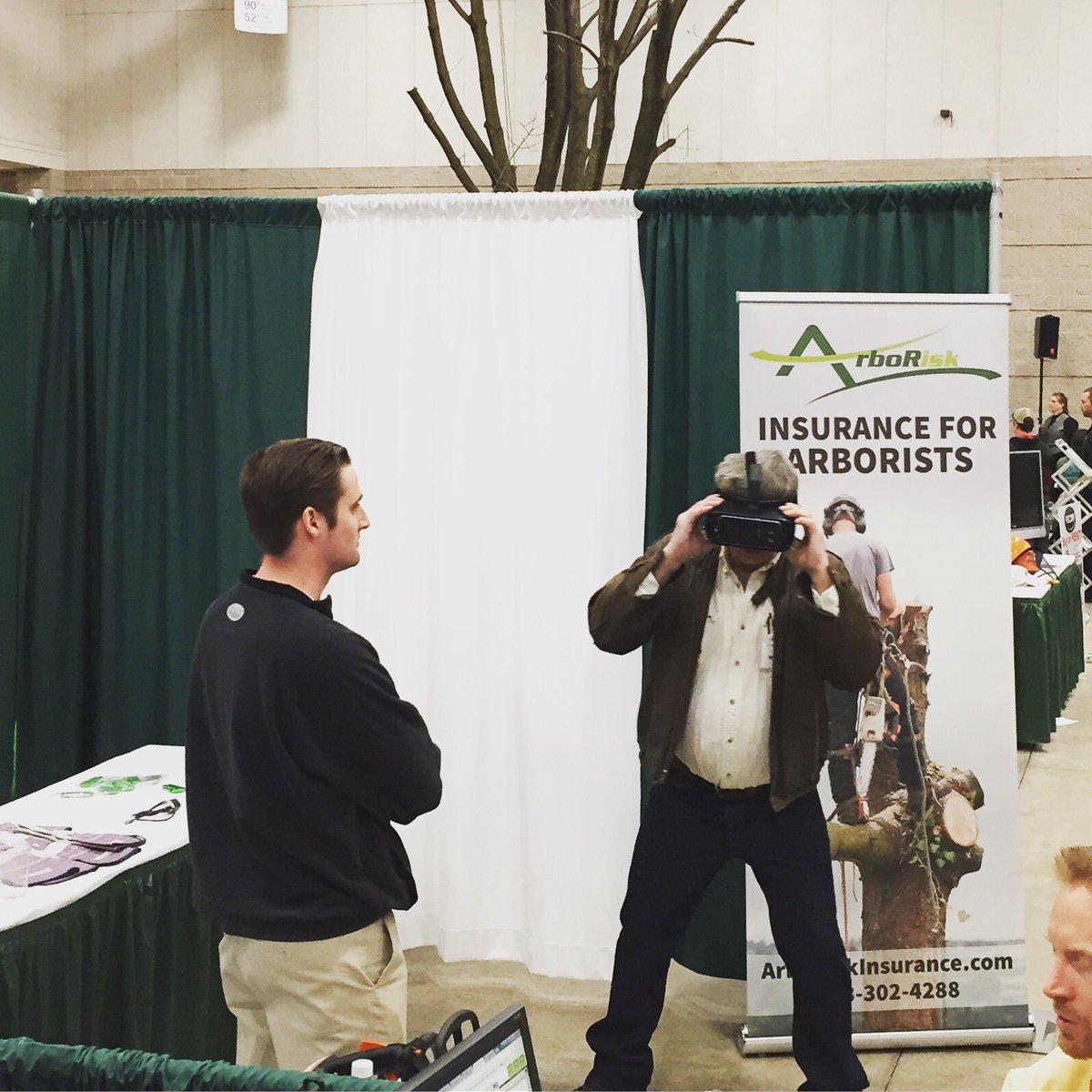 ArboRisk's tweet image. Having fun with Virtual Reality at the ArboRisk Booth! #ArboRisk #WAA #controlyourrisk #arboristlife #arborist #treeservice #Wisconsin
