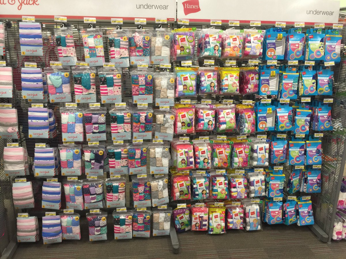 katie_ambuehl's tweet photo. Girls basics looks just as good as boys! #TargetWillowbrook #BackToBasics @jennkallman @julianeA37 @Judes731 https://t.co/aGwp8iVlOX