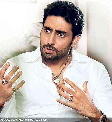 AbhishekB_ar's tweet photo. When I try to convince someone with my opinion 😃 @juniorbachchan 
#Tb #AbhishekBachchan #Ab_Junior #luckychain  #ABcrew #ابهيشيك_باتشان https://t.co/9mnBi8trKe