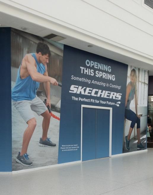 Skechers watford top