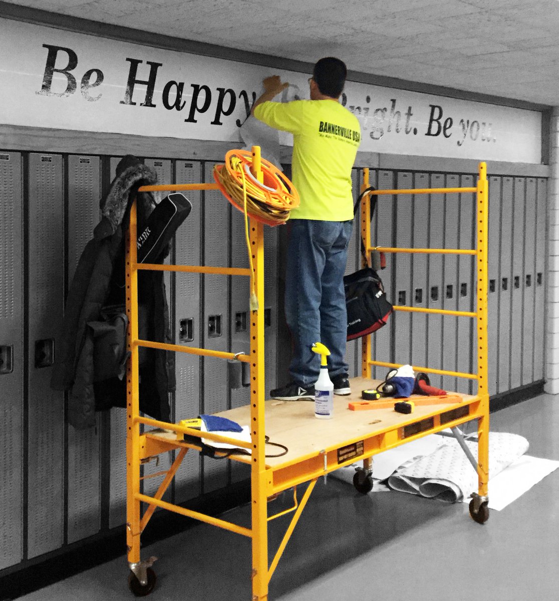 BannervilleUSA's tweet photo. #ToolsoftheTradeTuesday It would be pretty difficult to #install #wallgraphics without our 6ft x 6ft #scaffolding by @HarborFreight #tuesday https://t.co/FLru1Ee9Eg