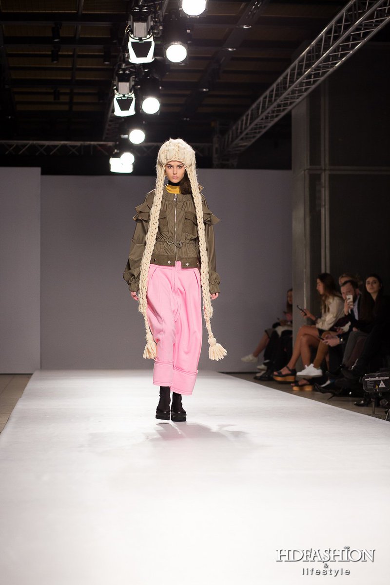 THEO_moda's tweet photo. @HDFASHIONHD #THEOFW1718 at #MBKFD1718 fashion week
https://t.co/tck6uOcbUQ https://t.co/Xlj4gKGupg