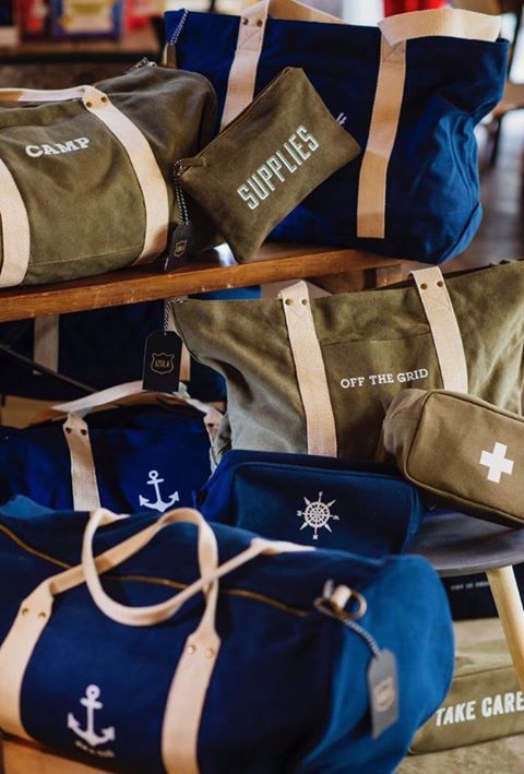 NINAconcept's tweet photo. Encuentra tu bolso ideal #izola en el #MundoDeNina. Fabricado con una lona resistente y cierre de cremallera. https://t.co/2MI1kjBn1H