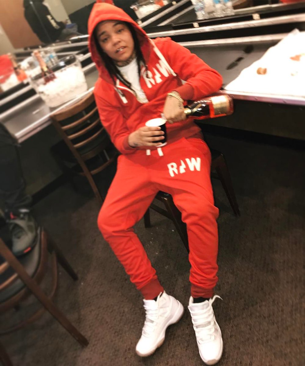 YoungMAMusic's tweet photo. It was one of those blurry nights 🤦🏽‍♀️ https://t.co/0dYk0zlOEk