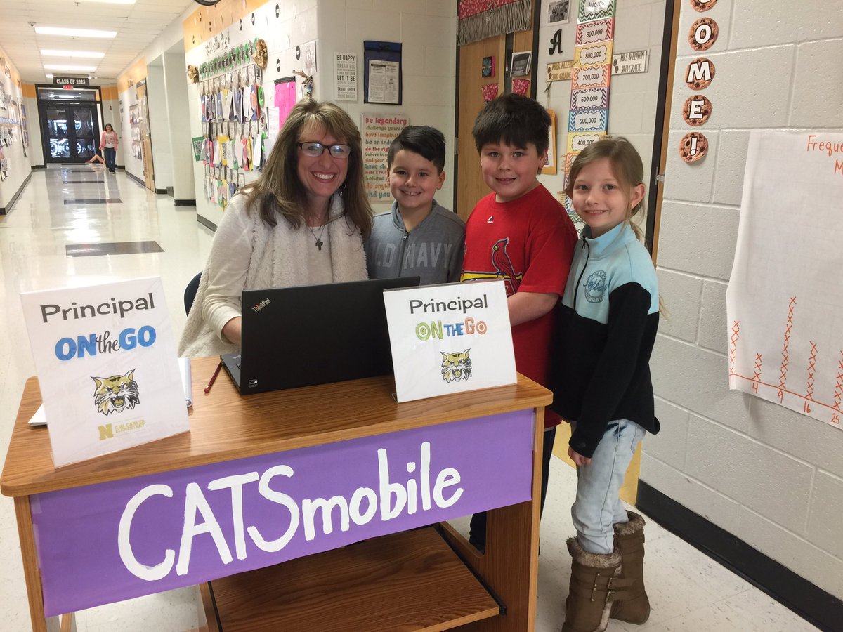 Moving my office to the hallway and loving it @GWCarverES #principalonthego #tweetingtuesday