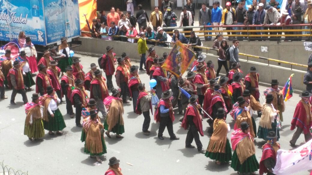 Canal_BoliviaTV's tweet photo. Personas salen a las calles a expresar su apoyo al presidente Evo Morales y rechazando la mentira del 21 F.
#21FDíaDeLaMentira https://t.co/Y6JuhzzPmt