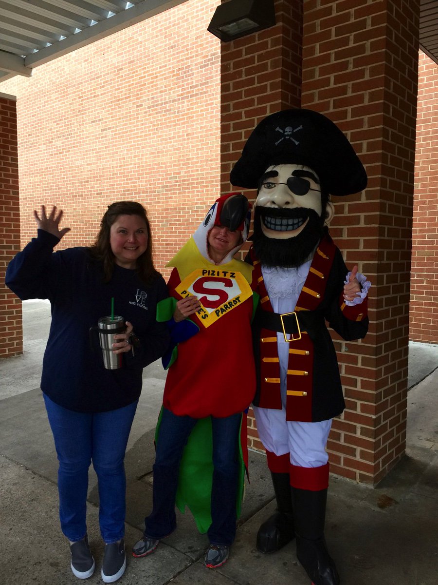 cberry93's tweet photo. More Pirate Pride Week Fun! Greeting our students this morning.  #PiratePride @mer3110 @vhcschools @pizitzmiddle https://t.co/xxiRsebZ2s