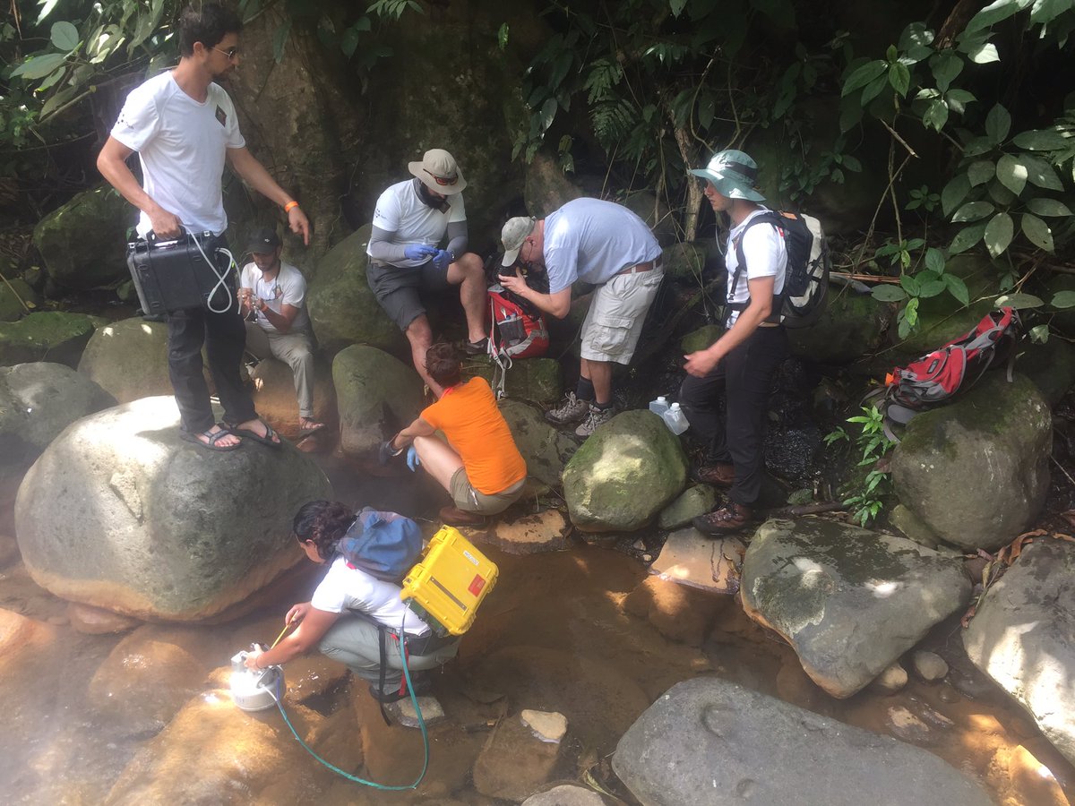 Day 9, site 1! Sampling the hot spring at el Tucano #subductCR