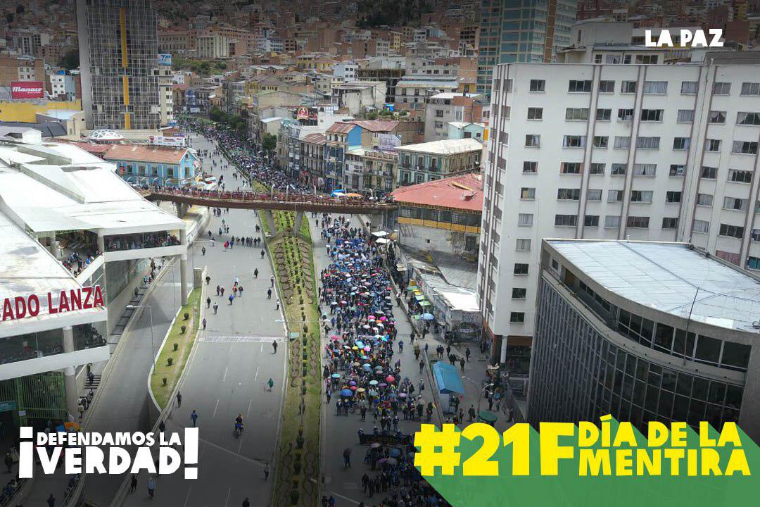 BoliviaAvanza_'s tweet photo. #LaPaz nuevamente da una impresionante muestra de valor, de convicción, de patriotismo, repudiando la mentira
#21FDíaDeLaMentira https://t.co/2QGwwhgBKU