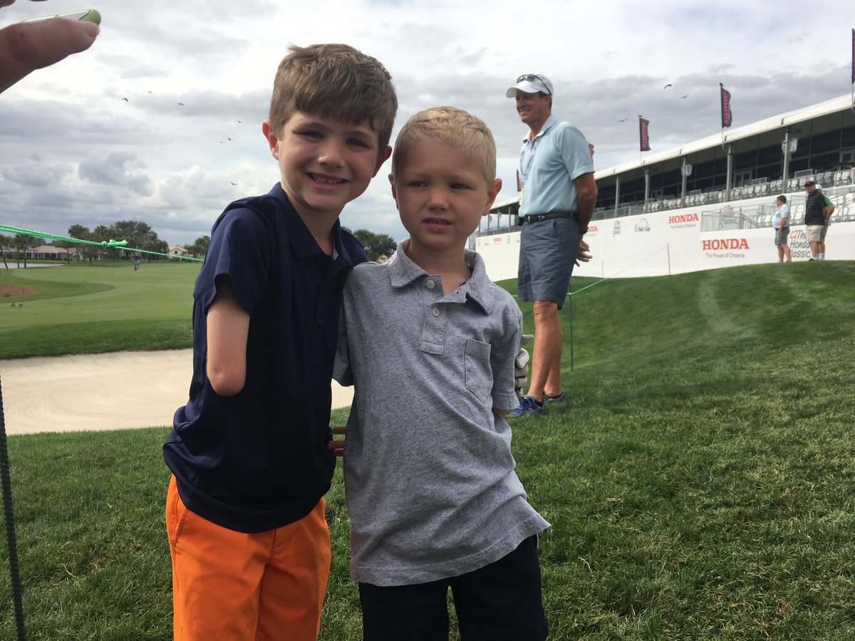 onearmgolfer's tweet image. Meeting new friends at the #onearmchallenge #jupitermedical #unLIMBited unlimbitedfoundation.org