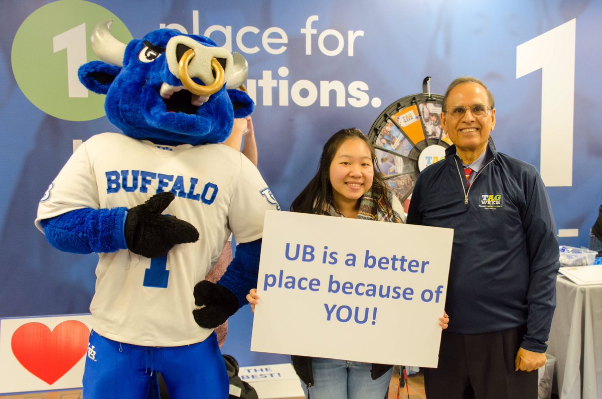 UBStudentExp's tweet photo. Join us! We're in Capen saying "thank you!" to the donors who help make your #UBuffalo experience happen. #UBThanks #UBTAGWeek https://t.co/YeUTSXOAtn