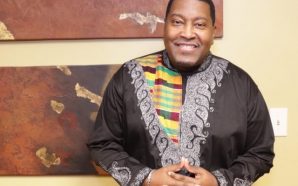 Joy105com's tweet photo. Dr .@edeweysmith urges congregation to #seelight in dark times https://t.co/YfVMgLzmVz https://t.co/is4GERIWWg