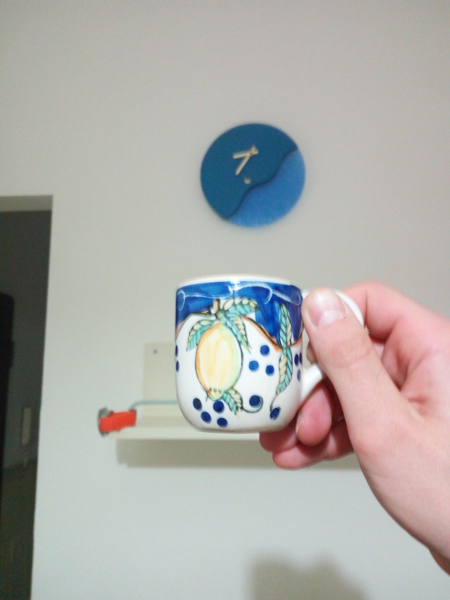 michelONE13's tweet photo. Ogni momento è quello giusto per bere un caffè! #VVcaffè https://t.co/kL5wZWedfZ https://t.co/5vmiIb2jbA