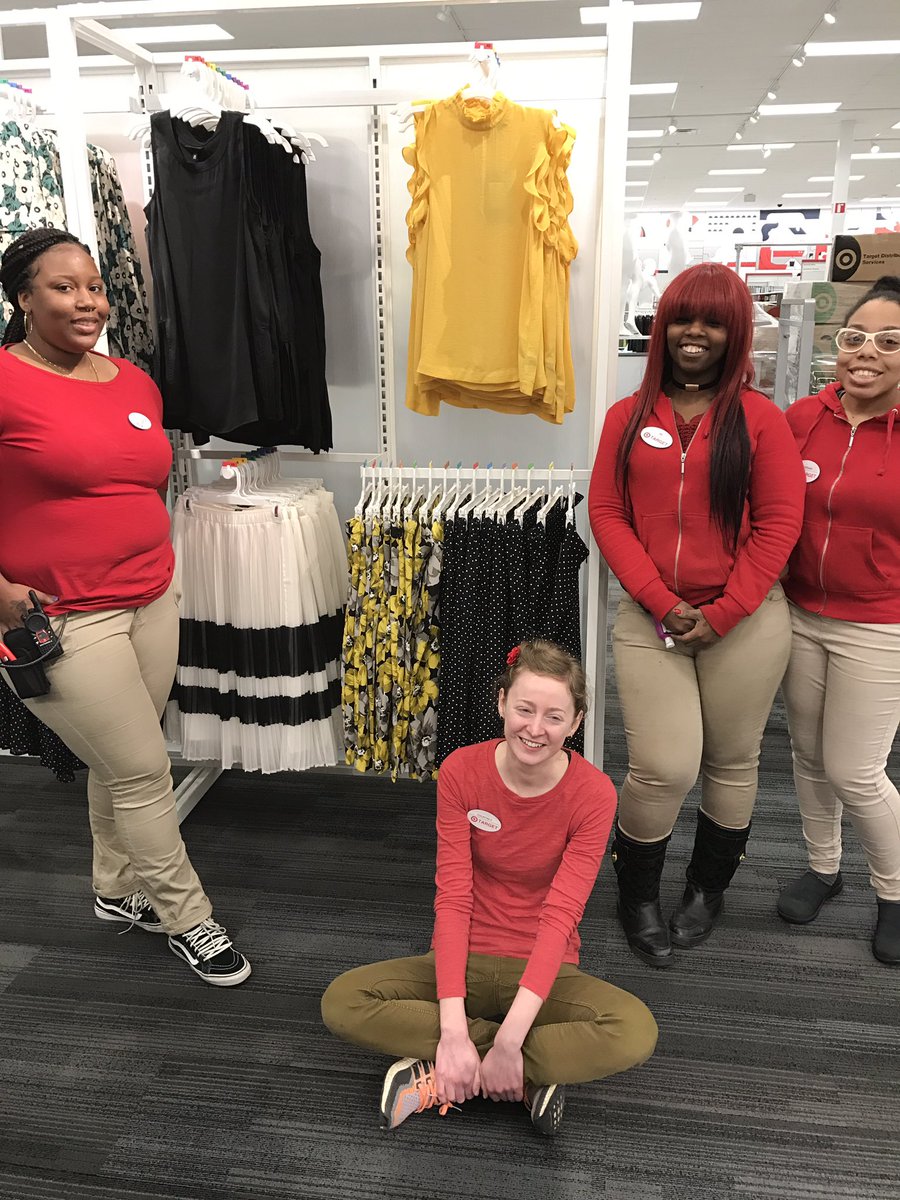 Another training day at 3247! Today's topic: Style, service, and merchandising! #D421ServiceAndStyle <a href="/sdiana1021/">Stephanie Diana</a>