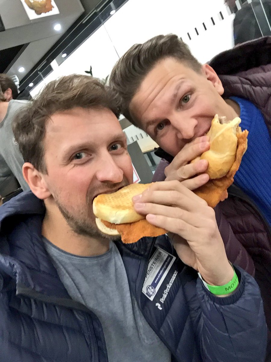 When in Graz.. @SHN_EBEL <a href="/graz99ers/">Graz99ers</a> #Schnitzelsemmel with the one and only <a href="/BastiSchwele/">Basti Schwele</a>