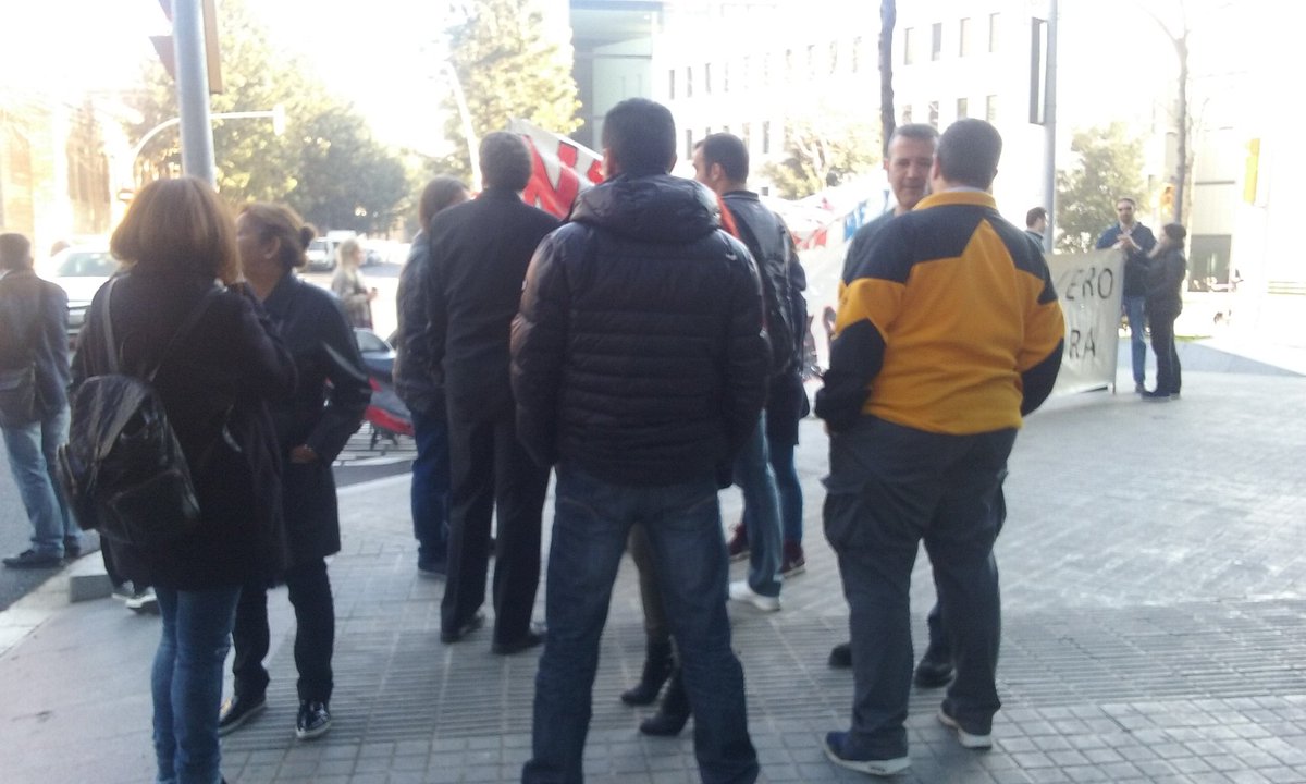 rsdelima1's tweet photo. #NoEROIndra
#NoEREIndra
#EREIndra
Concentraciones hoy en sede Indra BCN contra ere 500 personas, por compra Tecnocom https://t.co/fAWzArdiKq