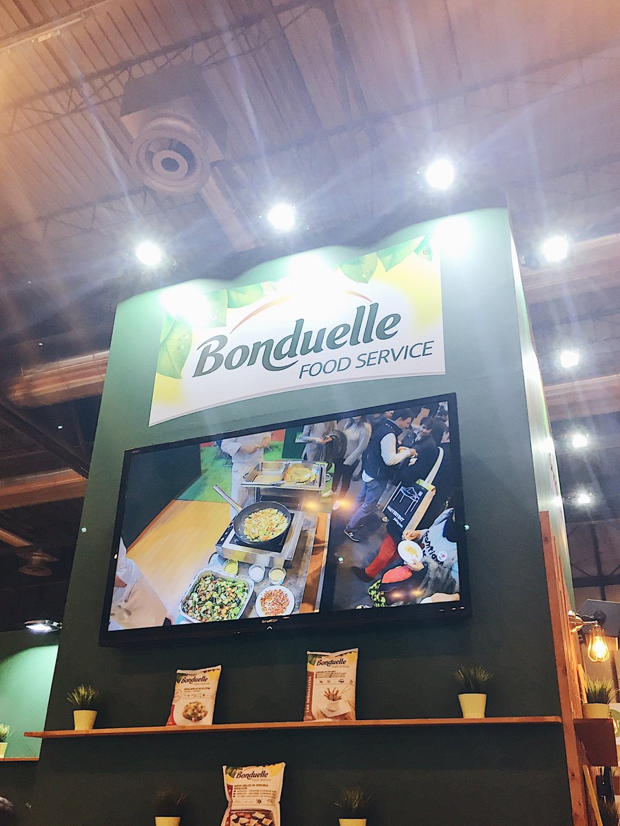 gastrobonduelle's tweet photo. Disfruta de #HIP2017 a lo grande ¿Has visto ya el espacio Bonduelle? Stand E128 #tapasbonduelle https://t.co/teDiBKTwKr