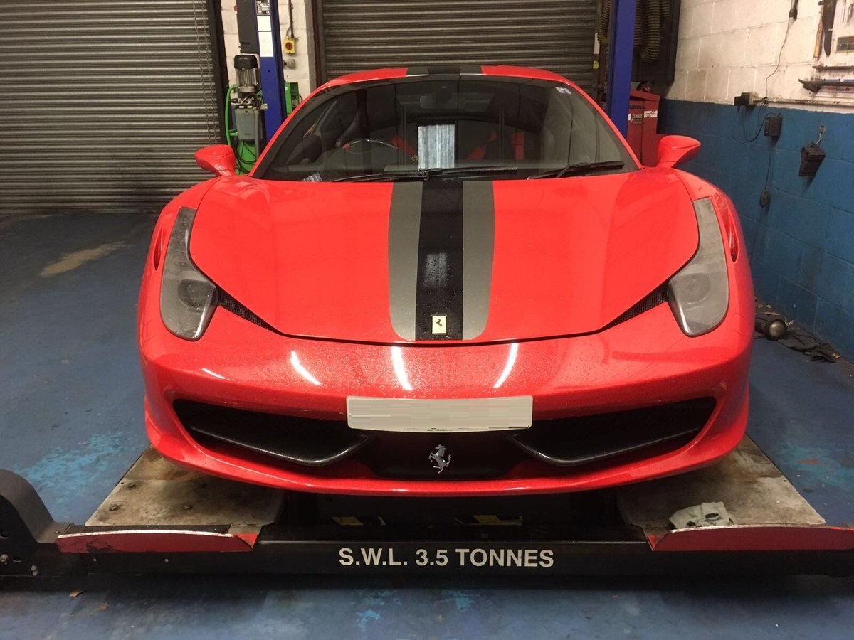 jflautos's tweet photo. Not your everyday occurance as a 458 comes in for an MOT #Ferrari https://t.co/iyBjXUdNWI