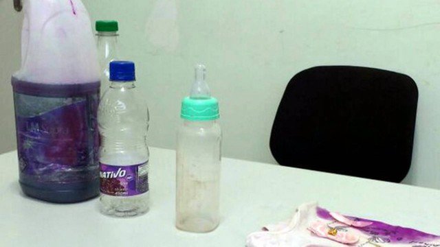 meudaqui's tweet photo. Bebê morre após tomar produto de limpeza confundido pela avó com suco de uva https://t.co/ME5Pk4khha #mortebebe #produtodelimpeza #sucodeuva https://t.co/tofeNg0fk3
