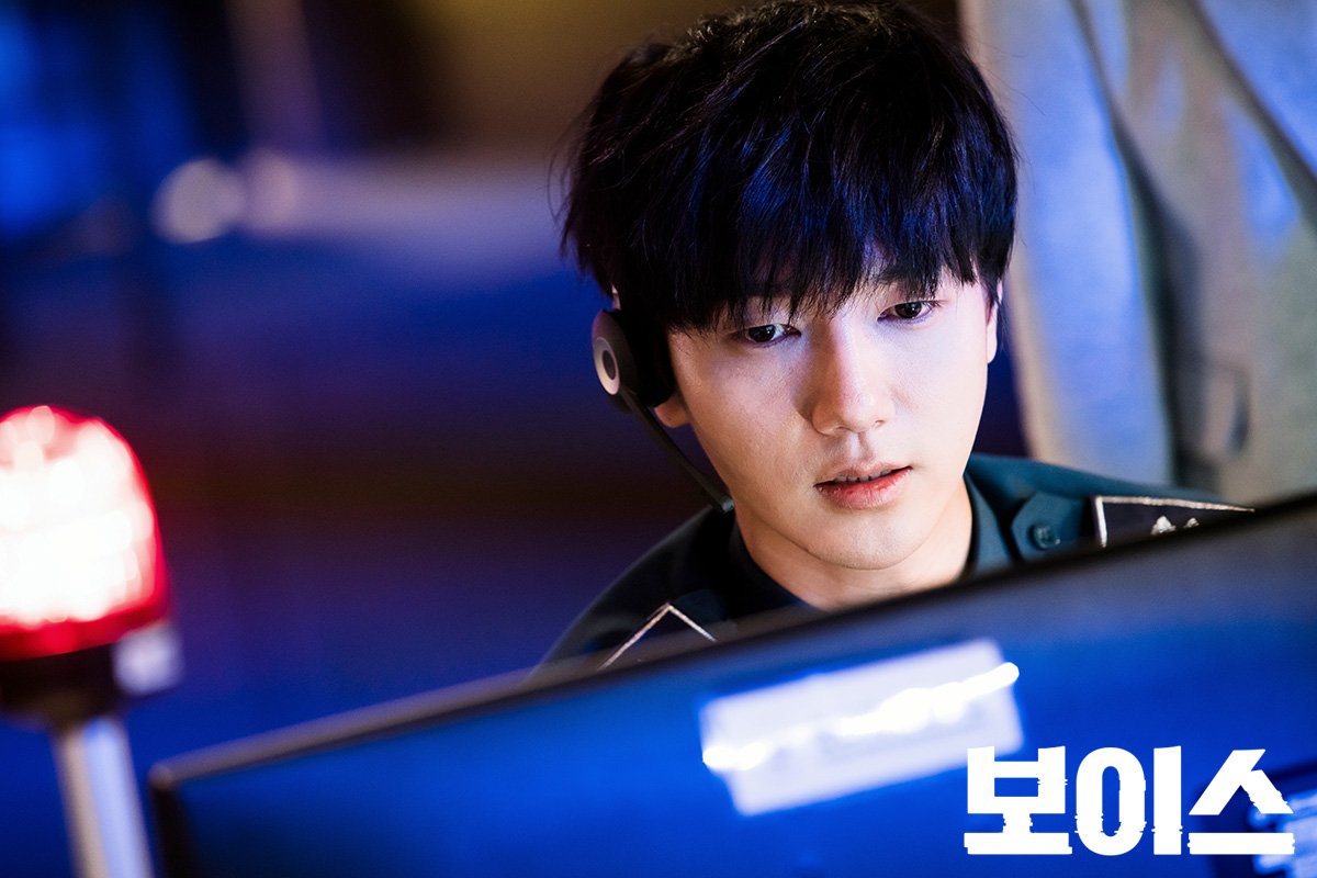TheDramaKorea's tweet photo. Yesung di Voice : sekalinya ada yang naksir modelnya kayak begitu. Lo kegantengan kali bang @shfly3424 😂 https://t.co/nBlRFBu6fL