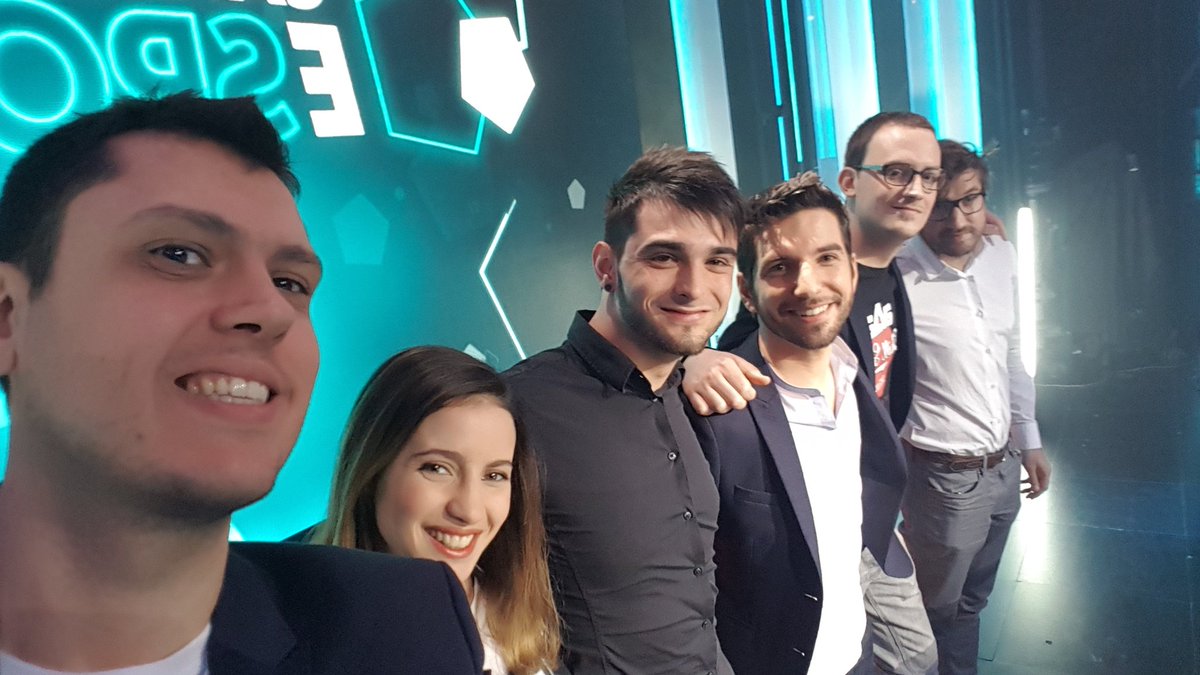 HaRtsSsSs's tweet photo. Super émission, rendez vous vendredi pour sa diffusion @CanalEsportClub @G2shox @LaureBuliiV @Zidwait @Olivemo https://t.co/5eqrbIWA4R