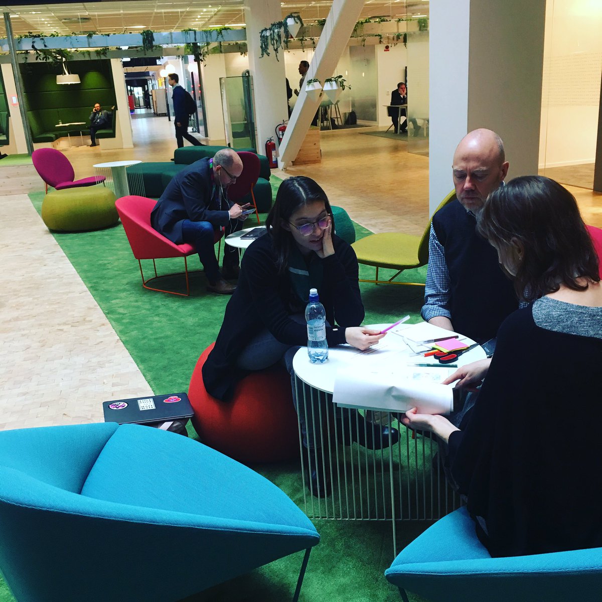 PetraInnala's tweet photo. 🗣Storytelling utbildning &amp; Presentation på Buddygroup kring ungdomar 👀 https://t.co/Azd9KQMhlt
