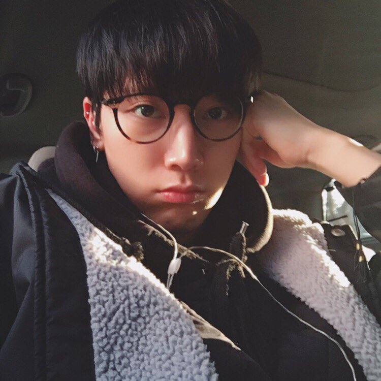 1990Jar's tweet photo. [OFFICIAL] 170221 #NCT Vyrl Update #Ten #เตนล์ วันของเตนล์☺️😍❤️💕... https://t.co/IZisb6KvSc by #TEN10shot via @c0nvey https://t.co/GPdoe9owb0