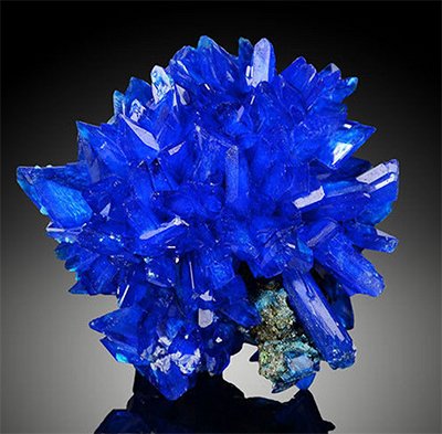 青色結晶の鉱石 美しくても触れてはいけない、毒をもつ危険な鉱石№1。続く