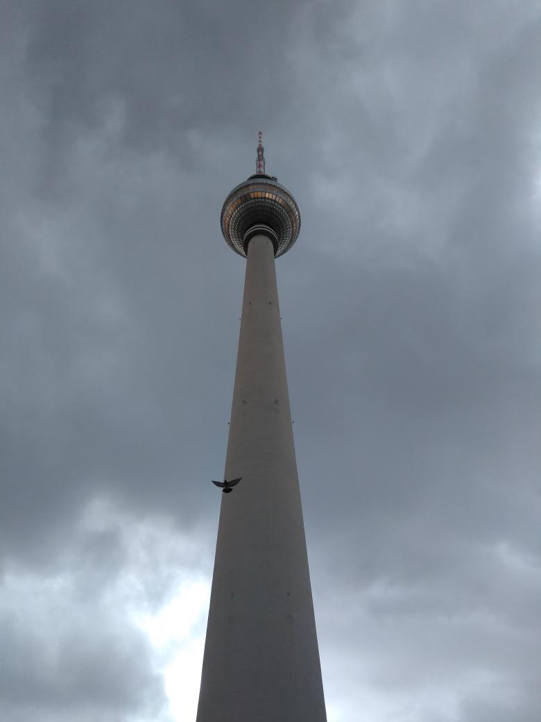 VictorTojo's tweet photo. Vamos a despedir #Berlín por todo lo alto. https://t.co/saOdXxYaGf