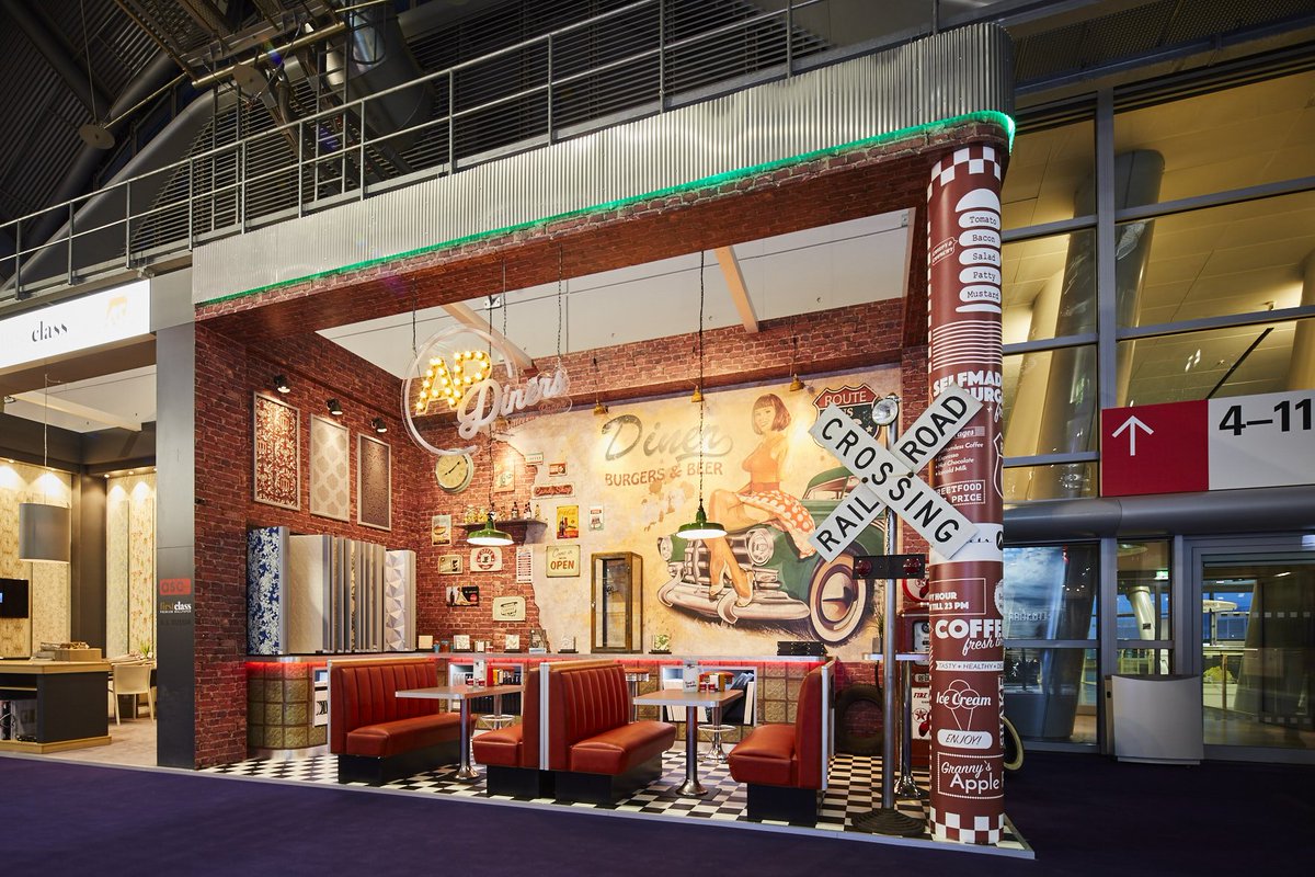 as_wallpaper's tweet photo. Unser Architects Paper Messestand auf der Heimtextil 2017 - Amerikanisch, praktisch, gut 🍔 🍺⛽🇺🇸

https://t.co/oHWd9EdFaT https://t.co/vfFGq5GWVW