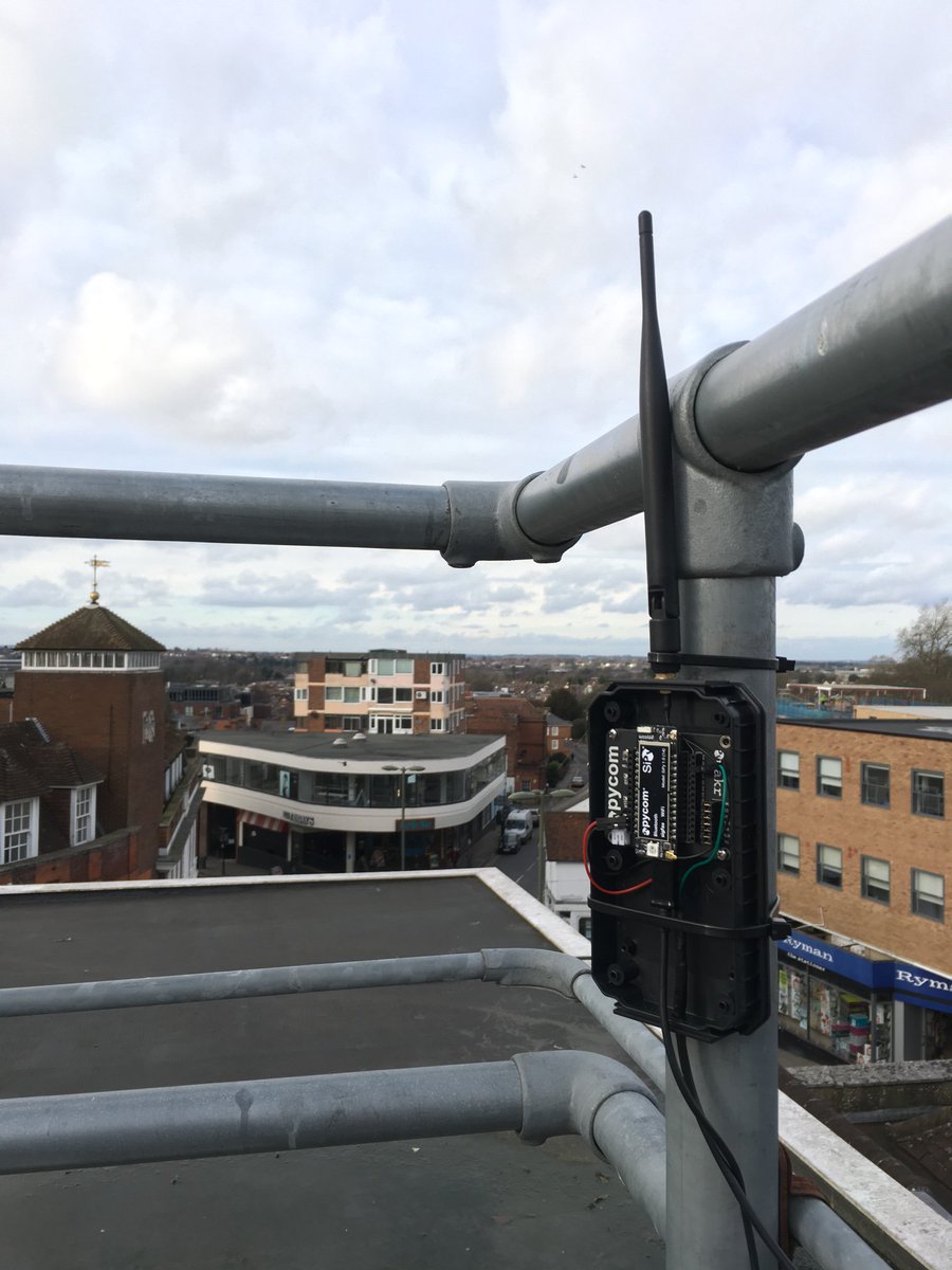 SGWirelessIoT's tweet image. #SiPy in IP67 case on the roof of our Guildford Offices today. Good coverage and range is to @sigfox base station at Heathrow... #GOINVENT