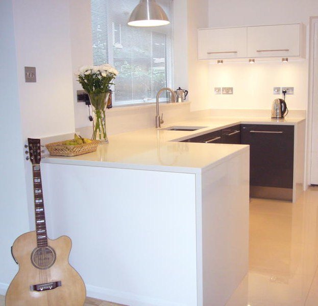 granite_surrey's tweet photo. Our top install of last week was our beautiful stock Winter white Blanco Paloma from #Quarella https://t.co/IHukVhA3vX