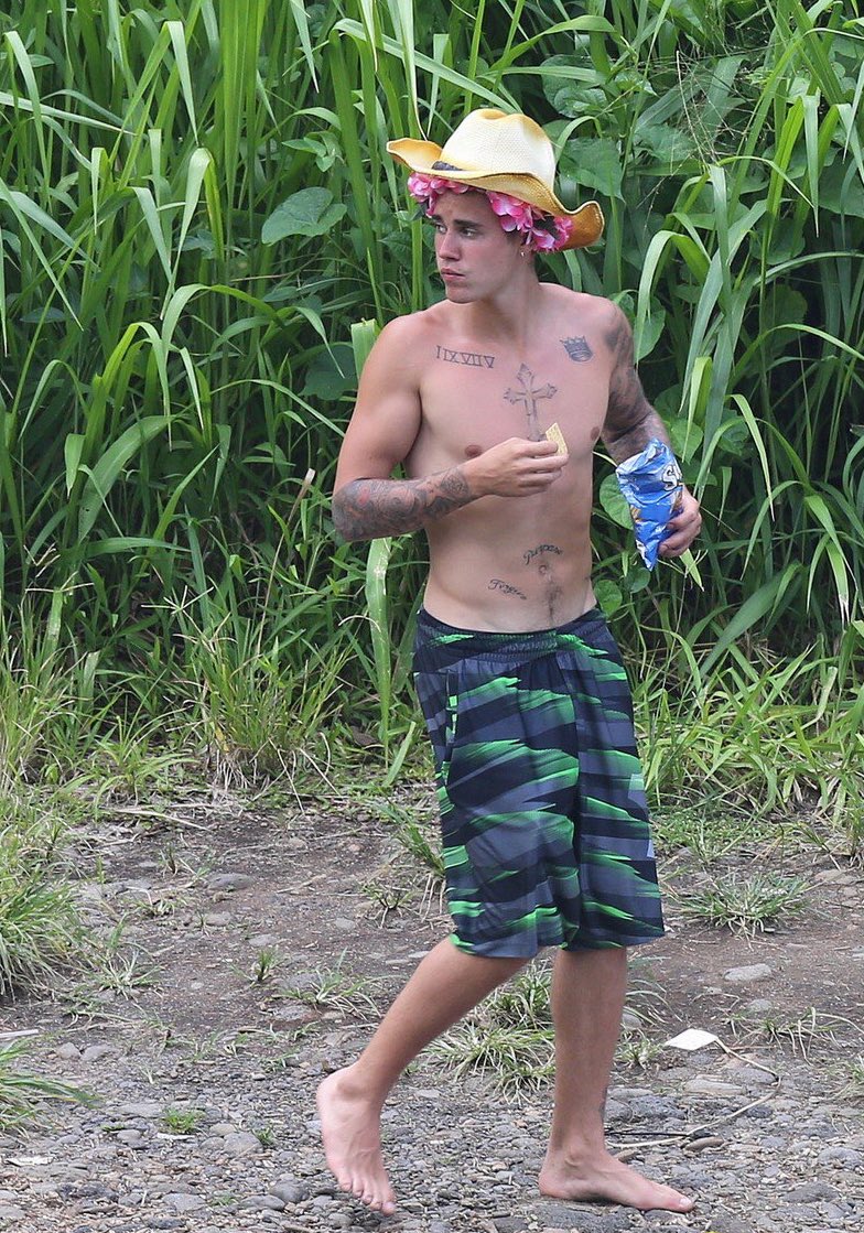 ً (@bestbieberlooks) on Twitter photo 