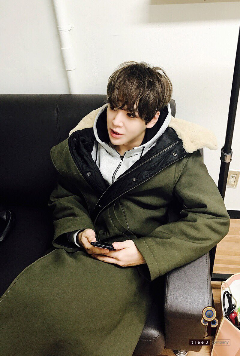 Ribomachi's tweet photo. さすが短期間でスリムに。やはり彼の役者魂はハンパないですね。
トレーナーさんがついてるだろうから体調面は安心してるけど、
この根性は本当に凄いと思います
やはり、俳優チャン グンソクです https://t.co/JWMkd2ageW