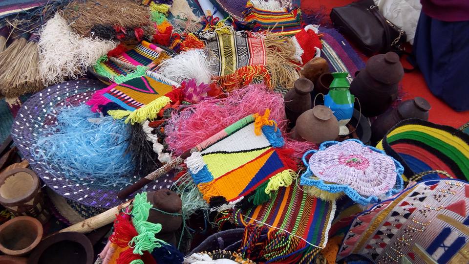 khadarhared's tweet photo. Part of the SOMALI traditional exhibition which is apart of Kismayo Book fair. proud to see Hoyooyin Somaliyeed oo dhaqankooda soo bandhigya https://t.co/tGCg5DOfdO