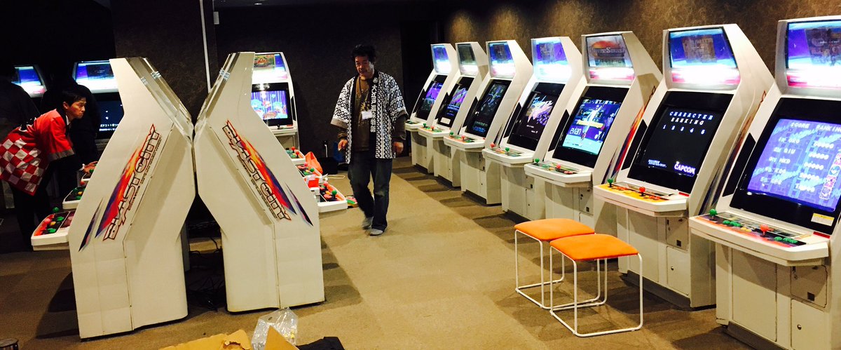 ペキンさん あれ コレ 箕面温泉 スパーガーデン 地下１ｆのファミコンコーナーとレイアウトが同じ って事は ファミコン撤去してアーケードゲームにしたのかな ちょっと残念