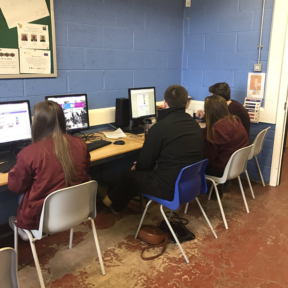 NAC Education (@naceducation) on Twitter photo Helping the <a href="/technicallyv17/">Technically Viral</a> learners with their F1 competition today 😀#futureengineers Helping the <a href="/technicallyv17/">Technically Viral</a> learners with their F1 competition today 😀#futureengineers