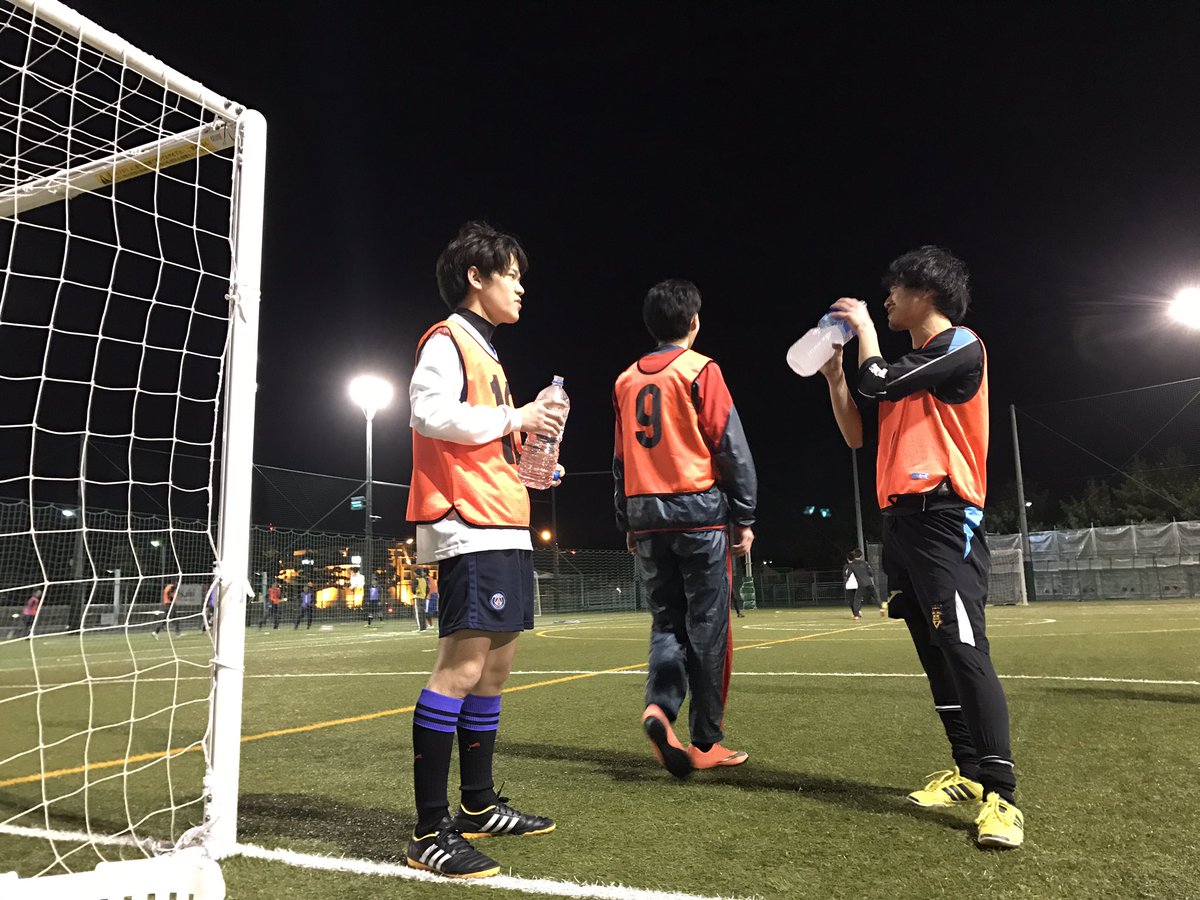 fc_unify_2015's tweet photo. 今日は7名の方が遊びにきてくれました😉計12名とやりがいがあったのではないで��ょうか？🏃💨
興味のある方お気軽に参加してくださいね☺️👍🏻✨ 連絡待ってます♪
#FC・UNIFY #一つになる #フットサル 次回の活動⚽️ #3月7日 #20時〜 #垂水スポーツガーデン https://t.co/kiwEiAcOLW