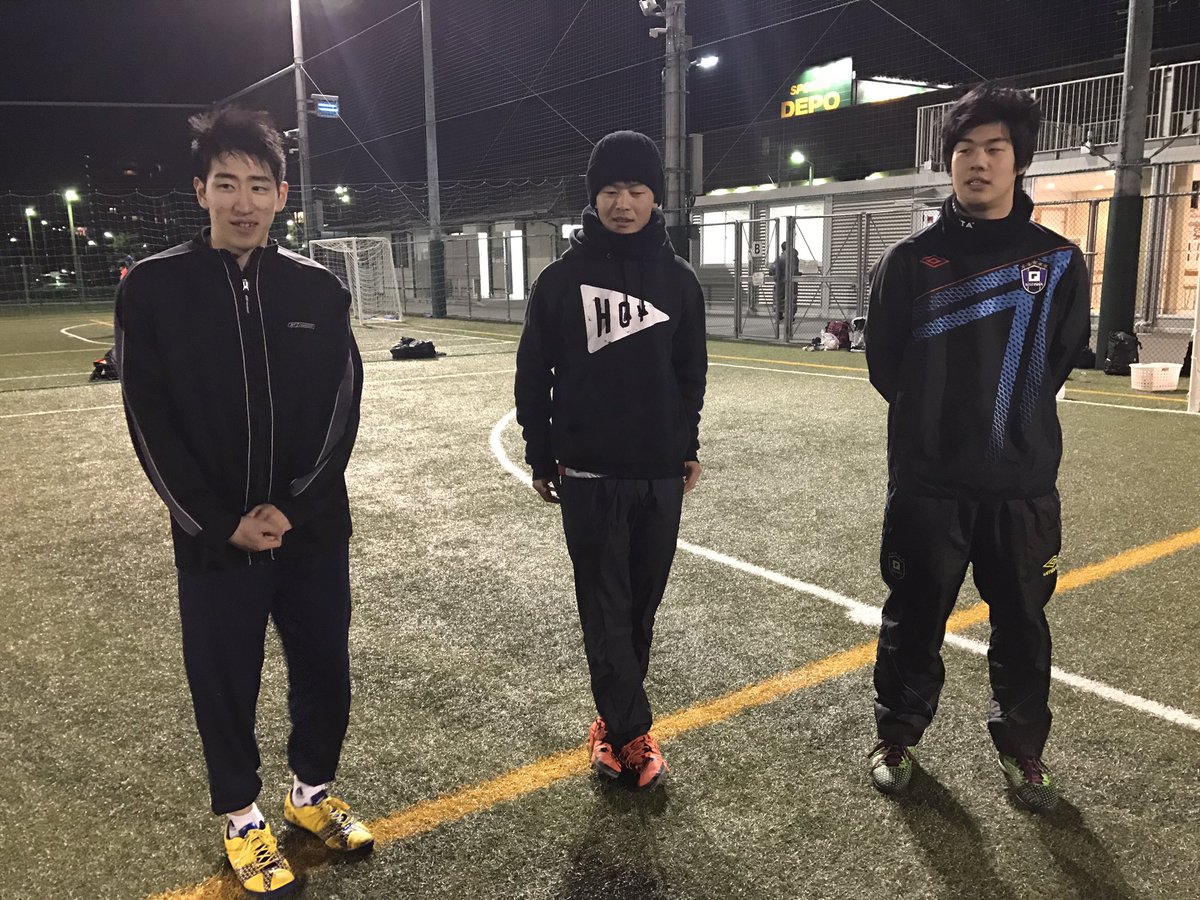 fc_unify_2015's tweet photo. 今日は7名の方が遊びにきてくれました😉計12名とやりがいがあったのではないで��ょうか？🏃💨
興味のある方お気軽に参加してくださいね☺️👍🏻✨ 連絡待ってます♪
#FC・UNIFY #一つになる #フットサル 次回の活動⚽️ #3月7日 #20時〜 #垂水スポーツガーデン https://t.co/kiwEiAcOLW