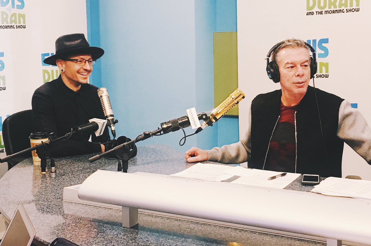 ElvisDuranShow's tweet image. We are LIVE with @chesterbe from @linkinpark, chatting about #HeavyLP!