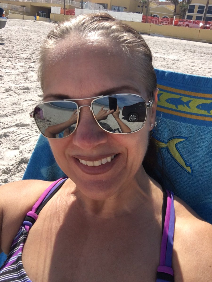 Iwilldoit2's tweet photo. Enjoying the beach yesterday! #relaxing #beachday https://t.co/SYVGTaGpuj
