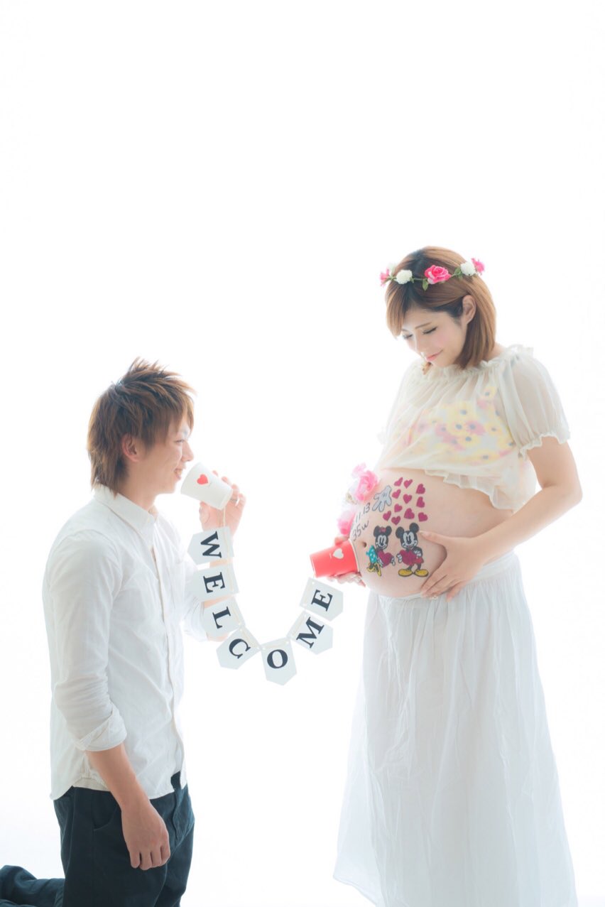 Harue Twitterren 常連様のマタニティフォト 久々に会うの楽しみすぎる マタニティフォト マタニティ ボディジュエリー カメラマン 岡山 妊婦さん マタニティー 家族写真 写真 ママ友 ディズニー ボディアート T Co Csjjf9sonr Twitter