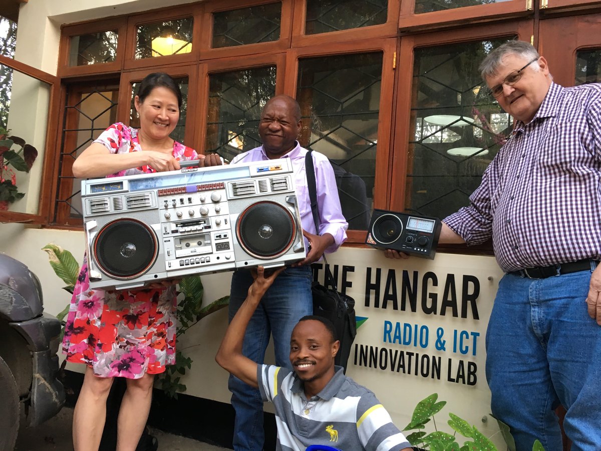 CanadaTanzanie's tweet photo. Des collègues ont visité @farmradio @FRIhangar à Arusha pour s’informer des efforts déployés pour soutenir l’agriculture via la radio https://t.co/FvmRm7thEK