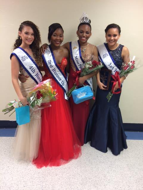 #MissPaxon 2017 Rhiley Hodges &amp; her court 1st runner up Jayda Stieber;2nd  Vicki Barney (not pictured);3rd Ashley Smith;4th Ashia Hightower